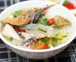 Bun Cha Ca Sua (Rice vermicelli with grilled fish and jellyfish)