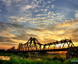 Long Bien Bridge