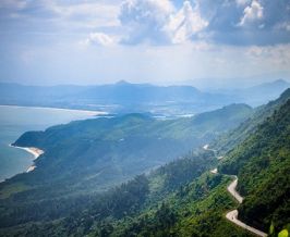 Go Backpacking Hai Van Pass by Motorbike