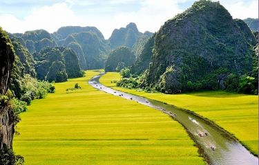 A Day Cycling In Hoa Lu And Tam Coc