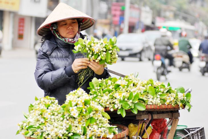 Five friendly street food ladies in Ho Chi Minh City