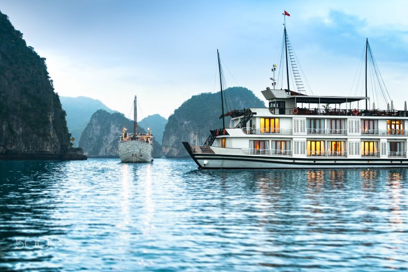 Choosing your Junk in Halong Bay