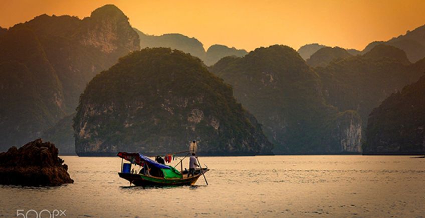 Bai Tu Long Bay