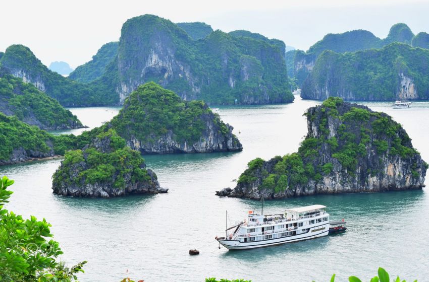 Uniquely Halong Bay 1 Day Trip